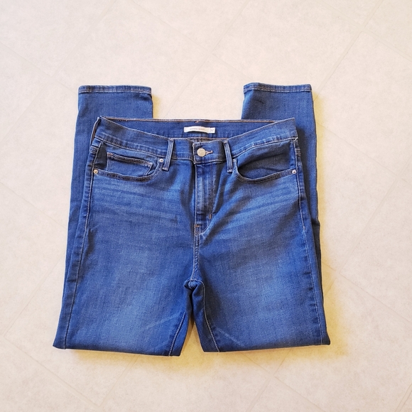 Levi's Women's Slimming Skinny Jeans - Picture 7 of 9